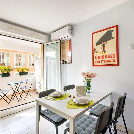 A Apartament *